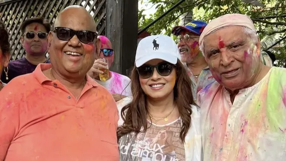 Satish Kaushik Celebrated Holi With Javed Akhtar, Mahima Chaudhry & Richa Chadha A Day Before His Demise; See Pics —