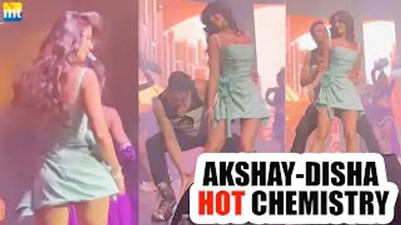 Super Hot Chemistry of Akshay Kumar & Disha Patani as They Perform in Dallas