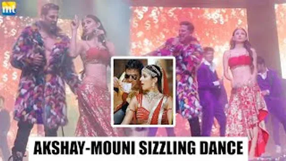 Akshay Kumar & Sizzling Hot Mouni Roy Groove To Katrina Kaif's Paisa Paisa Song