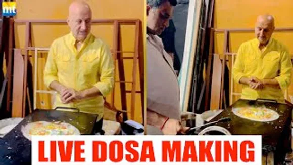 Live Dosa Making on Metro Inn Dono Sets with Anupam Kher, Anurag Basu & Crew