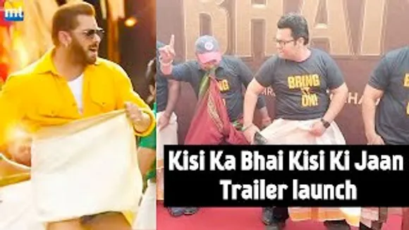 BAJAO!! Salman Khan fans doing LUNGI DANCE at Kisi Ka Bhai Kisi Ki Jaan Trailer launch
