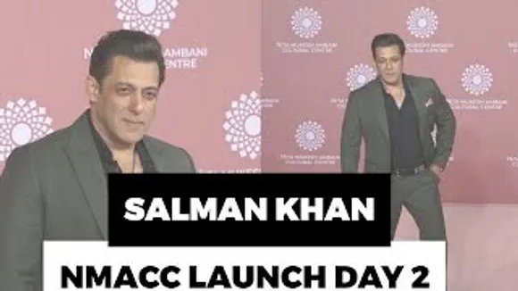 Dil Jeet Liya BHAIJAAN Salman Khan poses with cameraman at NMCAA