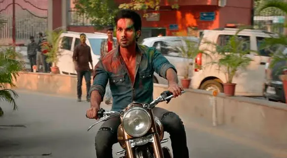 "Mere Blue Tick Ko Kisne Touch Kiya," Asks Kabir Singh Aka Shahid Kapoor to Elon Musk —