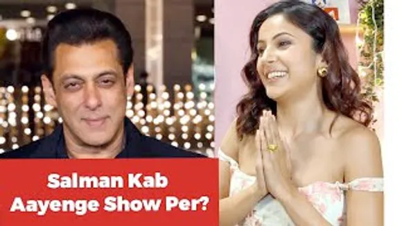 Salman sir kab aayyege aap ke show pe? asks Pap to Shehnaaz Gill at Chat Show