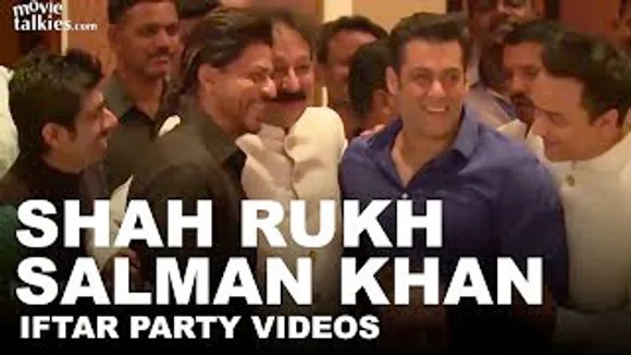 PATHAAN Hugs TIGER | Shah Rukh Khan & Salman Khan's IFTAR Party Videos