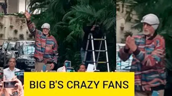 Amitabh Bachchan Meets His Crazy & Huge Fans Crowd at Jalsa