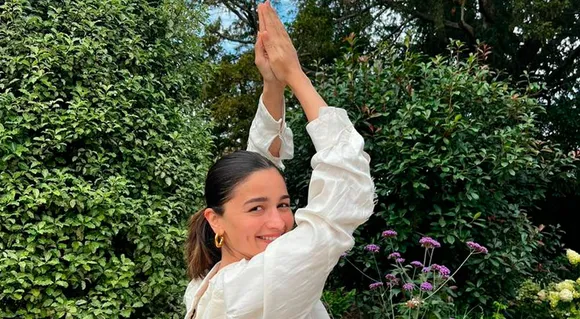 Alia Bhatt Shares A Lovely Message For Sanjay Leela Bhansali & Kriti Sanon After The National Award Win —