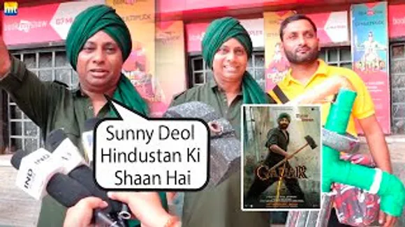 Gadar 2 Movie Desh Ki Jaan Hai, Sunny Paaji Hindustant Ki Shaan Hai - Fans At Movie Screening At Gaiety Galaxy