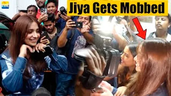 Jiya Shankar Gets MOBBED By Media From CAR To LIFT
