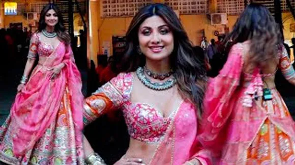 Shilpa Shetty Flaunts Her Expensive 25 KG Pink Lehanga On India's Got Talent Sets