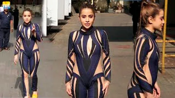 Urfi Javed says 'तुम सबके सब PITOGE' to paps, इस बार पुरे कपडे पहनी