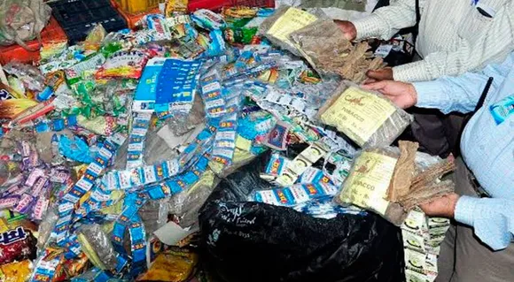 FDA Arrests 13 People For Selling Gutka & Pan Masala; Why Bollywood Celebs Must Stop Endorsing Such Brands