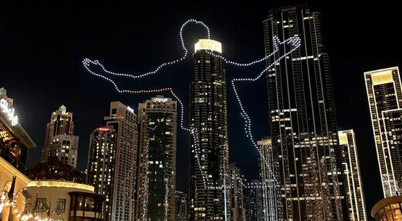 1 Lakh People Gather To See Shah Rukh Khan's Dunki Trailer At Burj Khalifa; A Special Drone Show Followed 