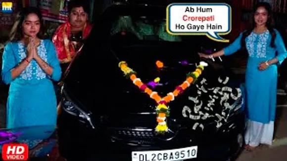 में CROREPATI बन गई... Bigg Boss Fame Manisha Rani Seeks Blessings At A Temple For Her New Car