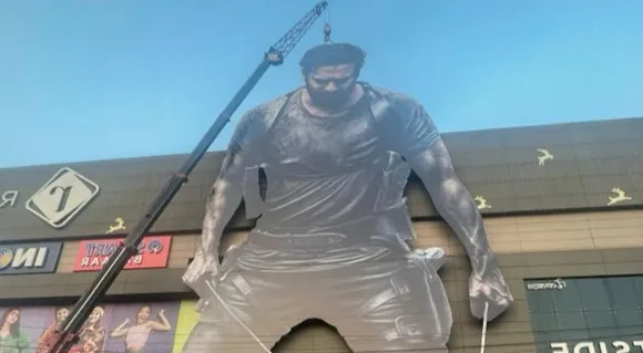 Team Salaar Installs The Largest Cut Out Ever Of About 120 Ft. in Mumbai