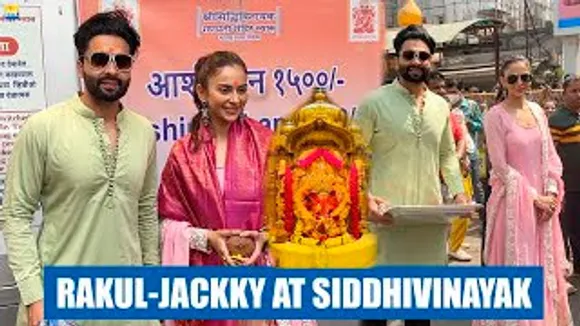 WATCH: Rakul Preet Singh & Jackky Bhagnani Keep Their First Wedding Card At Siddhivinayak Ganpati's Feet