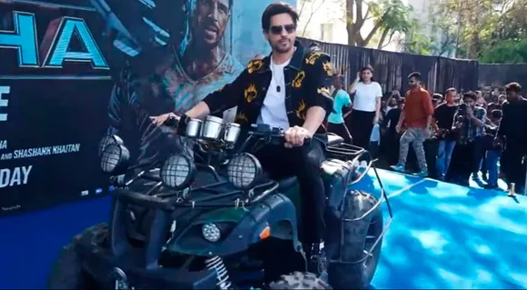 Indore Goes Bonkers Over Yodha Sidharth Malhotra As He Launches Comic Book Look in Style! 