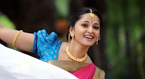 Baahubali Actress Anushka Shetty Suffering From Laughing Disease; Can't Control Laughing For 15 Mins Read Now