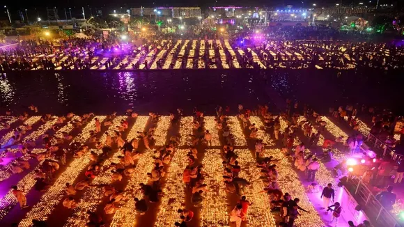 Diyas Deepawali Ayodhya.jpg