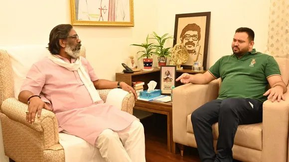 Jharkhand Chief Minister Hemant Soren with RJD leader Tejashwi Yadav during a meeting ahead of the Jharkhand Assembly elections, in Ranchi.
