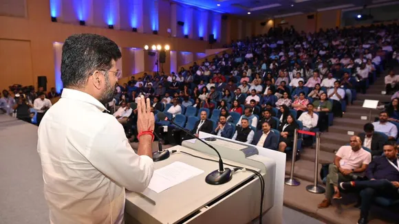 Telangana Chief Minister A Revanth Reddy speaking at the ‘ISB Leadership Summit’