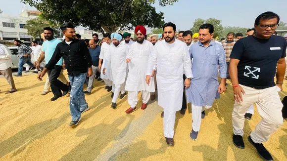 Partap Singh Bajwa at a mandi in Dhuri, which is the assembly constituency of Punjab chief minister Bhagwant Mann