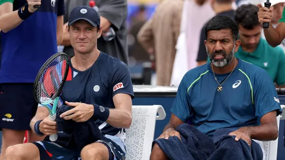 Matthew Ebden (L) of Australia and Rohan Bopanna of India