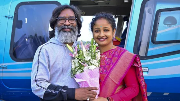 Hemant Soren and Kalpana Soren at the airport