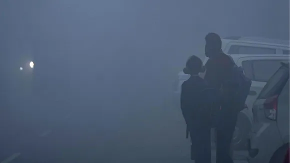 Delhi Weather School Student Image