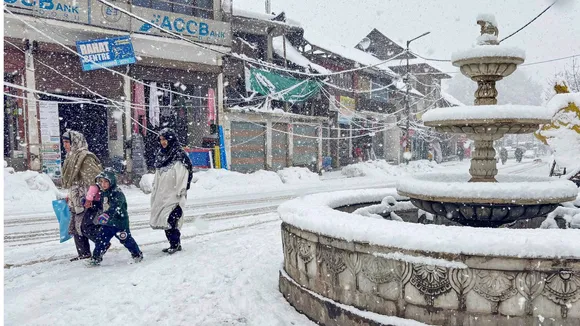 Kashmir snowfalls image 