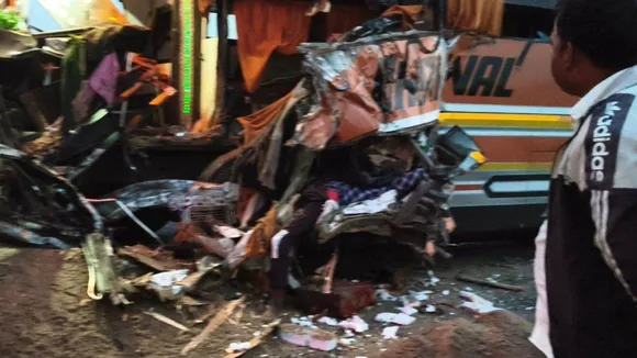 Agra-Lucknow Expressway Bus Accident