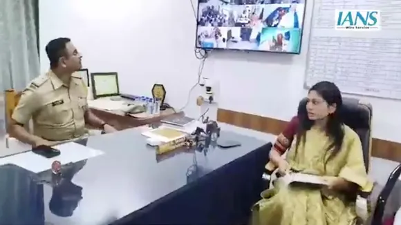 Raksha Khadse at Jalgaon police station to lodge a complaint against a group of men for molesting her daughter
