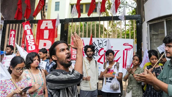 SFI protest outside of Jadavpur University image