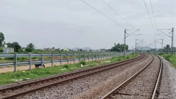 Railway fencing at ECoR image