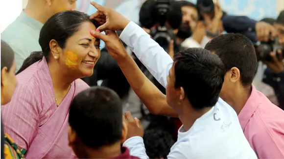 Delhi CM Rekha Gupta Holi celebration image