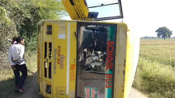 Bus overturns in Jhansi