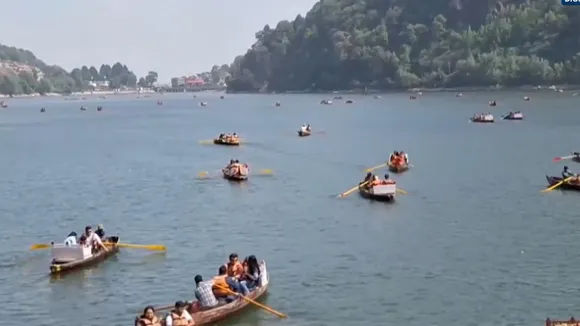 Naini Lake image