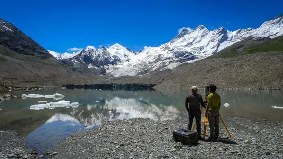 Himalayan Mountain Glaciers Ice Melting Snow Melting Global Warming Climate Change