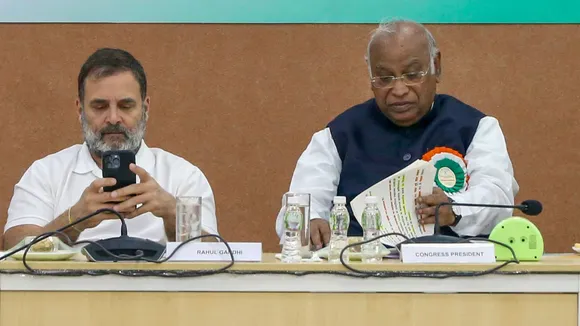 Rahul gandhi with Mallikarjun Kharge