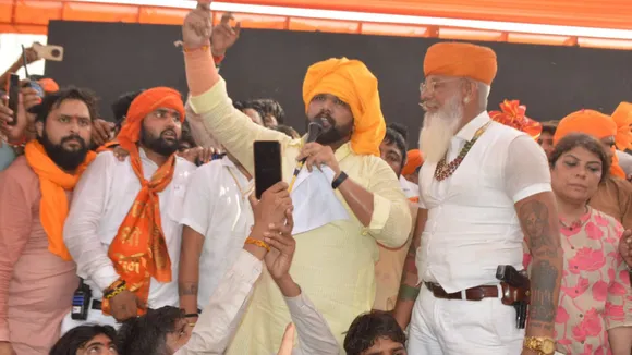 Karni Sena attack on SP worker