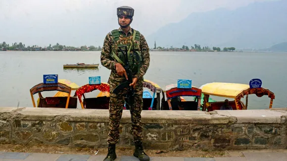 Dal Lake Indian Army