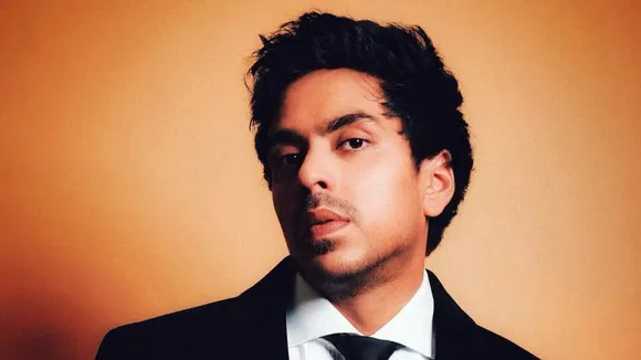Adarsh Gourav Tu Yaa Main