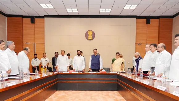 Jayant Narlikar Devendra Fadnavis