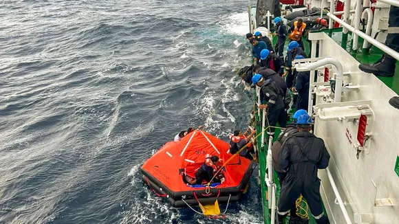 Cargo ship sinks in Kerala