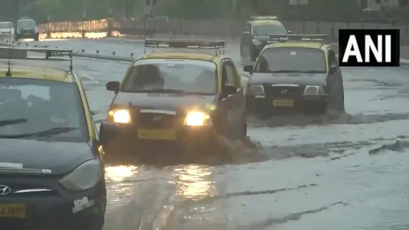 Waterlogging in Mumbai due to continuous rain