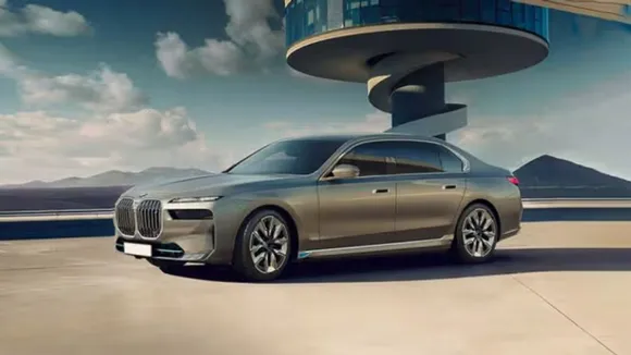 Electric sedan BMW i7