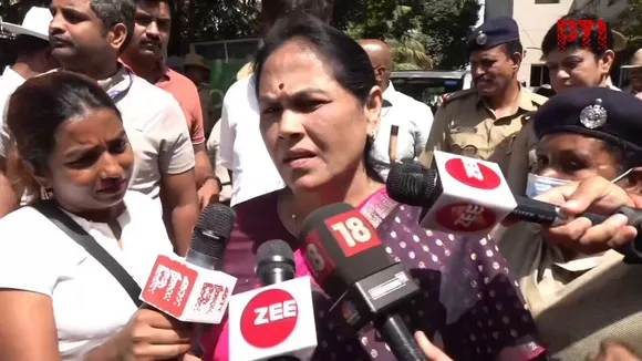Shobha Karandlaje D K Shivakumar