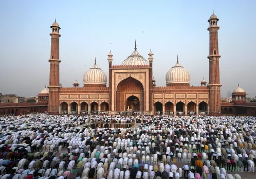 People offer  namaz  on the occasion of  Eid-ul-Azha  festival, at Jama Masjid, in New Delhi.