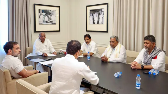 Siddaramaiah D K Shivakumar Rahul Gandhi Karnataka Congress