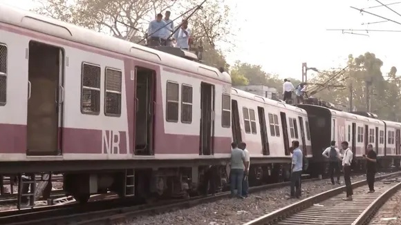Ghaziabad to Nizamuddin EMU